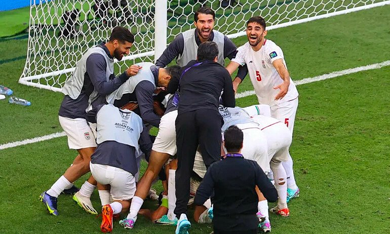 HLV tuyển Iran gọi chiến thắng trước Nhật Bản là một cột mốc quan trọng cho bóng đá Iran.