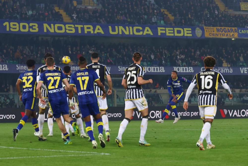Juventus tiếp tục lún sâu sau trận thua đáng ngạc nhiên trước Udinese, đồng nghĩa với việc họ đang chịu sức ép lớn trong cuộc đua Scudetto.