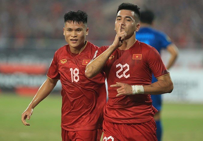 Tiến Linh ghi bàn thắng đầu tiên trong mùa giải mới trong một video.