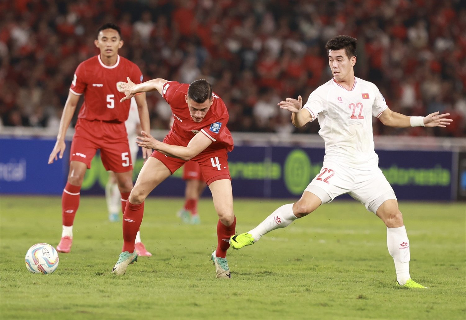 Đội tuyển Việt Nam gặp khó khăn trong việc dứt điểm trước Indonesia